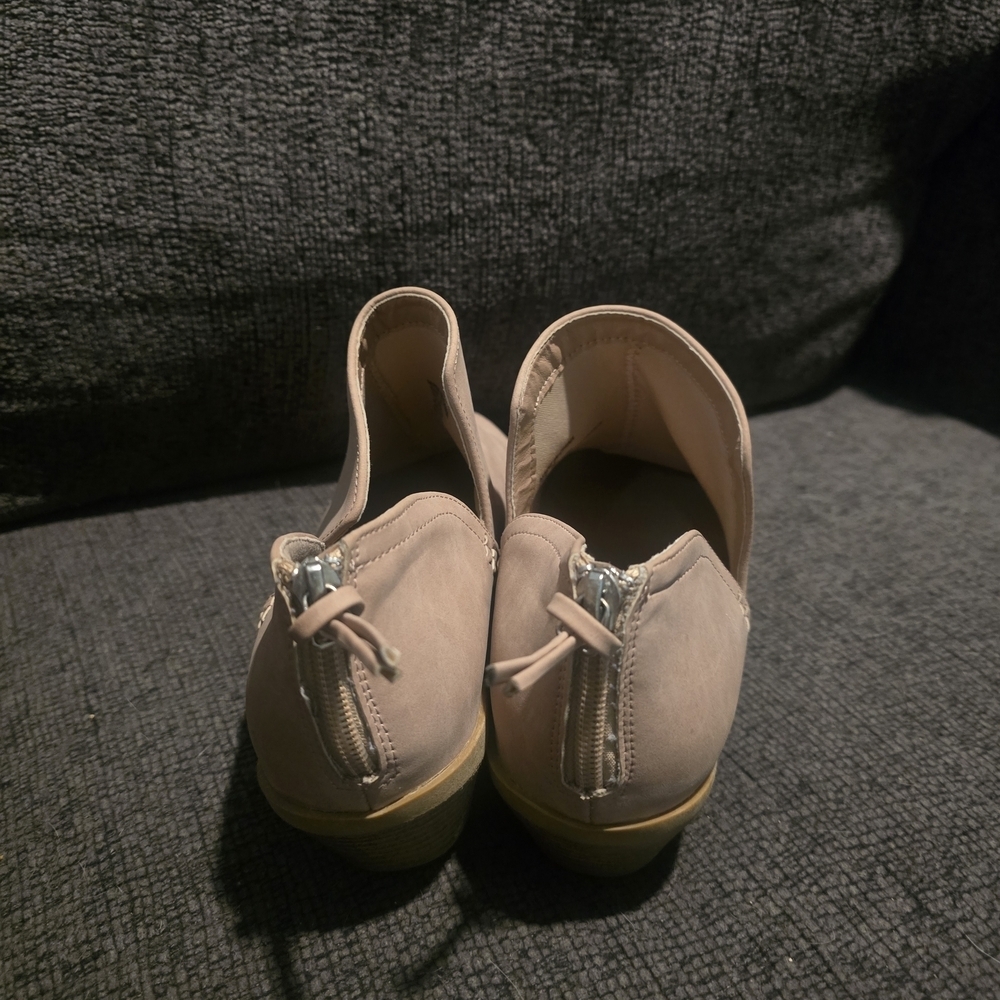 Serra | Women's Tan Low Ankle Boots Size 10 - Picture 3 of 6
